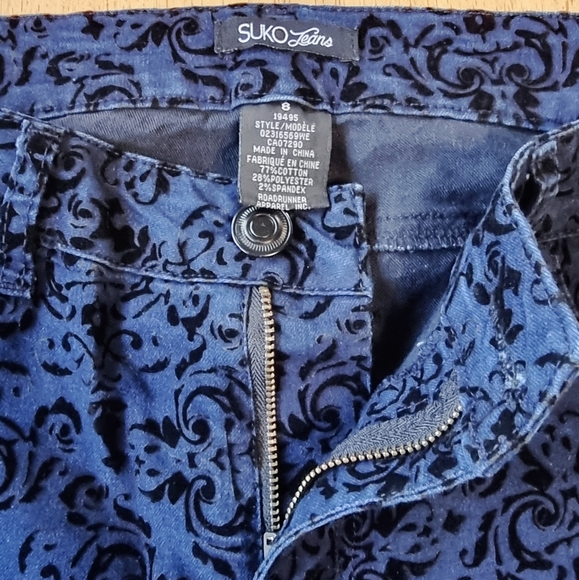 Embossed Suko Denim Jeans - Picture 3 of 8